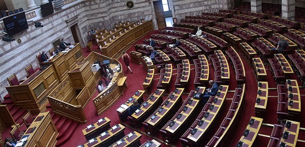 Σχεδόν 290 βουλευτές έχουν εμβολιασθεί
