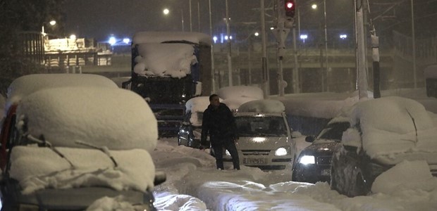 Ολονύχτια μάχη στην Αττική Οδό 