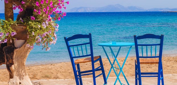 Επιτέλους καλοκαίρι - Λίγες συννεφιές και ζέστη το τριήμερο