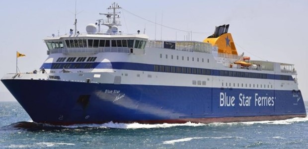 Επιστρέφει λόγω βλάβης με 1.365 επιβάτες το Blue Star Naxos 
