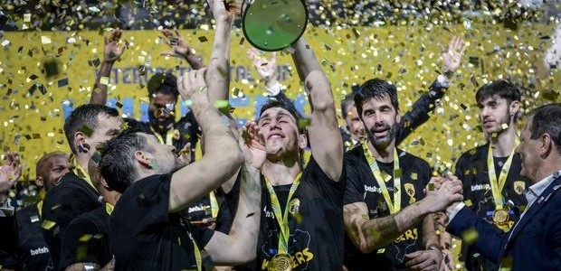 Η ΑΕΚ σήκωσε το διηπειρωτικό στη Βραζιλία!
