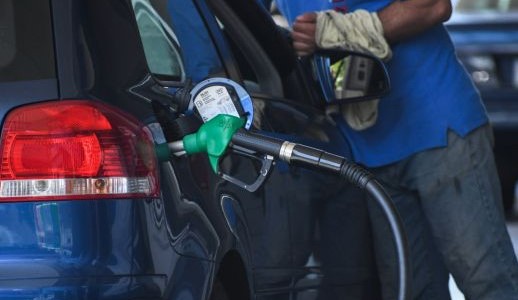 Νοθεία στη βενζίνη: Μέχρι και... 80% νέφτι στα ντεπόζιτα