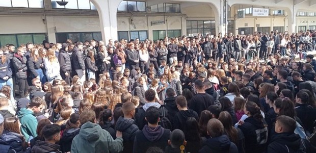 Καρδίτσα: Τεράστια συγκίνηση στη συγκέντρωση των μαθητών 