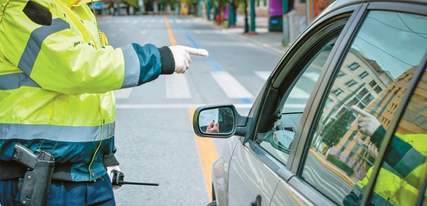 Πλαστά διπλώματα οδήγησης στο σπίτι με 2.500 ευρώ
