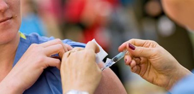 Σε έλλειψη τα αντιγριπικά εμβόλια στα φαρμακεία