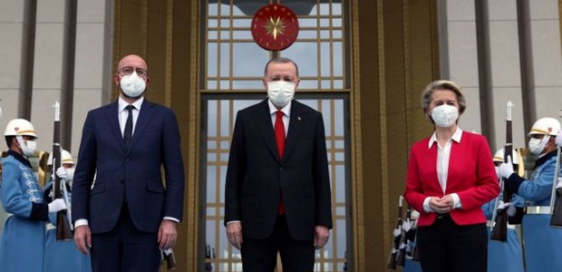 "Καθαρά" μηνύματα Ε.Ε. στην Άγκυρα