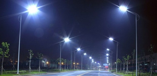 Αλλάζουν οι λάμπες φωτισμού στους δρόμους