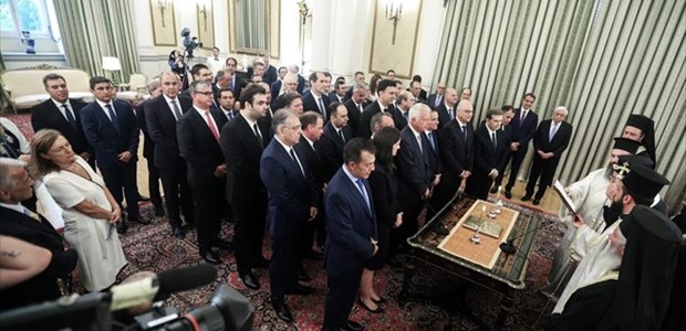 Oρκίστηκε η νέα κυβέρνηση 
