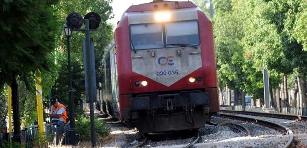 Ηλεκτροφόρα καλώδια έπεσαν σε τρένο στον Παλαιοφάρσαλο