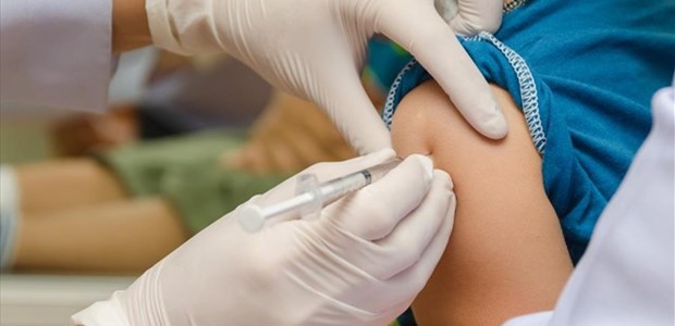 Εξετάζεται ο εμβολιασμός παιδιών 12-15 ετών