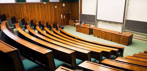 Εκκαθάριση από τους «αιωνίους» φοιτητές