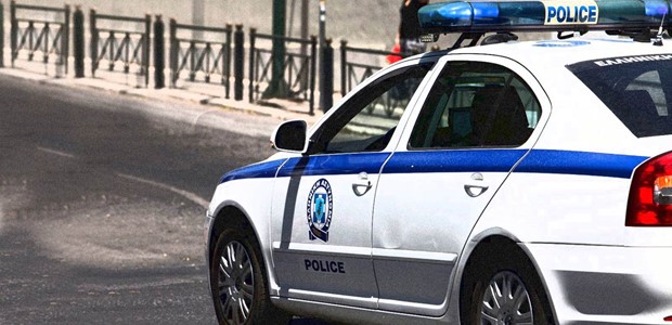 Χειροπέδες σε δύο κλέφτες οικοσυσκευών