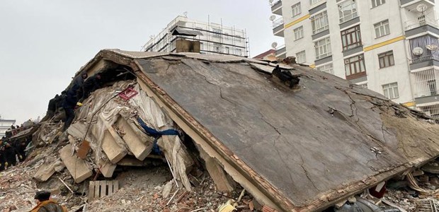 Τουλάχιστον 500 νεκροί σε Τουρκία και Συρία