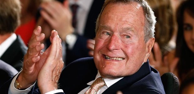 Πέθανε ο Τζορτζ Μπους ο πρεσβύτερος