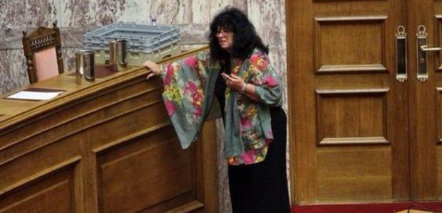 Στη Βουλή ξανά η Άννα Βαγενά
