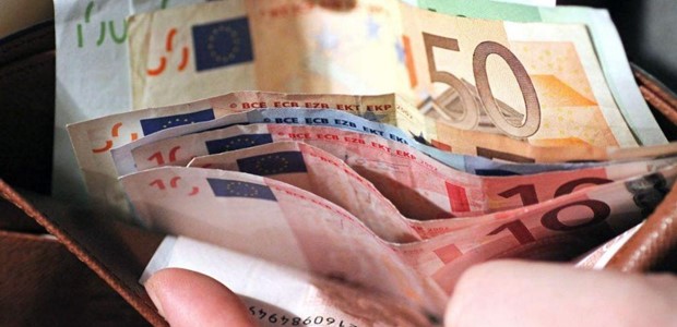Οι αιτήσεις για τα 800 ευρώ στους επαγγελματίες