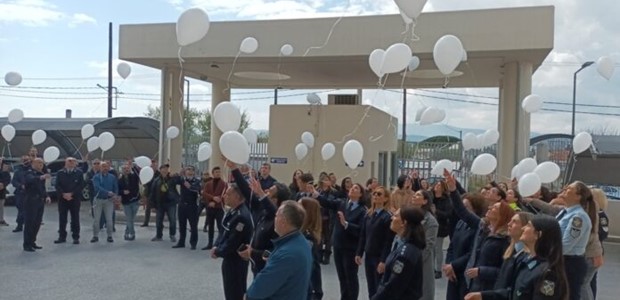 Λευκά μπαλόνια από την Αστυνομία για τα θύματα των Τεμπών