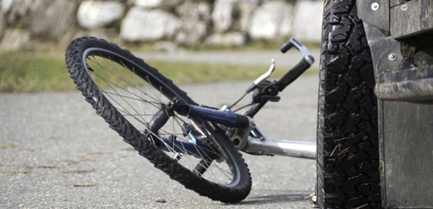 13χρονος ποδηλάτης παρασύρθηκε από αυτοκίνητο