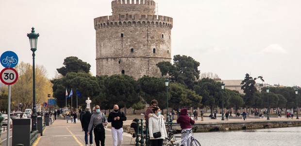 Ανοίγει το λιανεμπόριο σε Θεσσαλονίκη και Αχαΐα