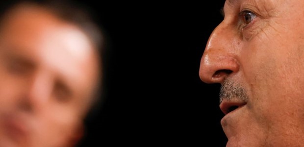 "Δεν θα μπούμε σε καλούπια για τα F16"