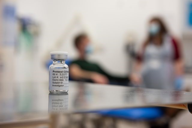 Σε νοσοκομεία της Αθήνας τα πρώτα εμβόλια