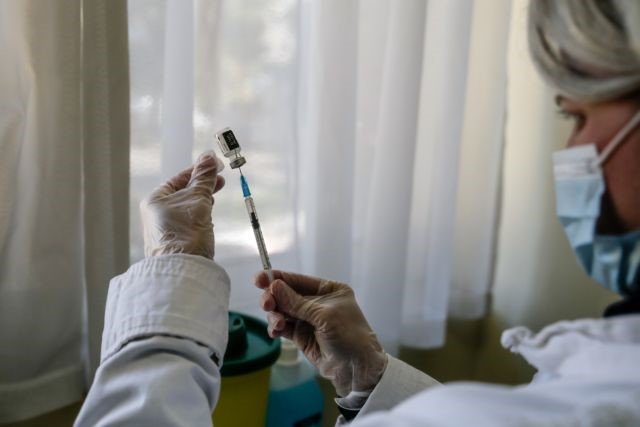 Εφικτή η έναρξη εμβολιασμών για τους 40αρηδες τον Ιούνιο