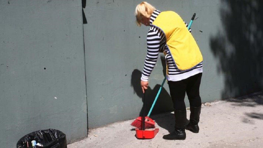 Προσλαμβάνονται 459 καθαρίστριες για τη νέα σχολική χρονιά