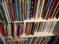 H KEΔE ενισχύει 10 μικρές δημοτικές βιβλιοθήκες